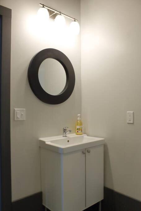 Suite #B, Industrial Styling, Ac Halifax Eksteriør bilde