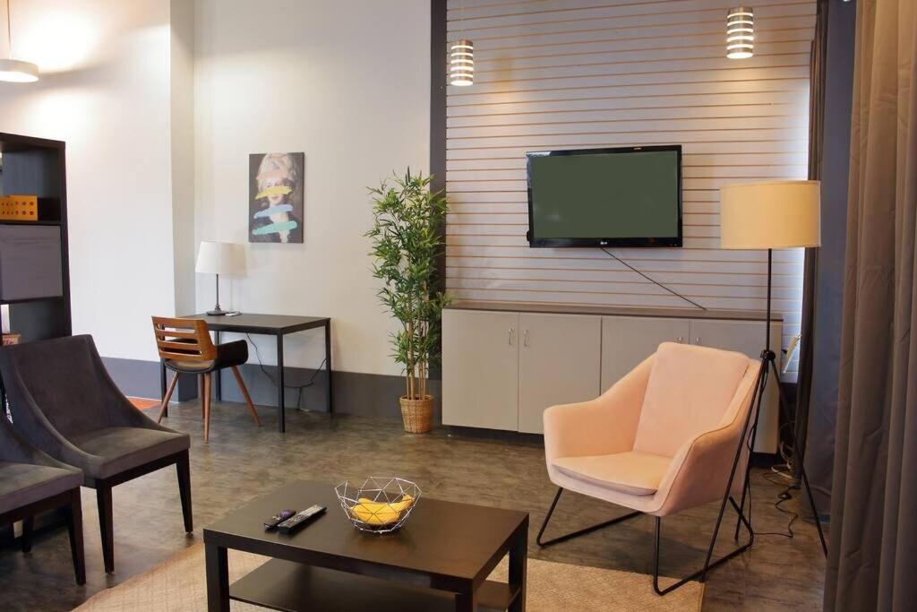 Suite #B, Industrial Styling, Ac Halifax Eksteriør bilde